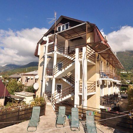 U Ruslana Guest House Gagry Exterior photo